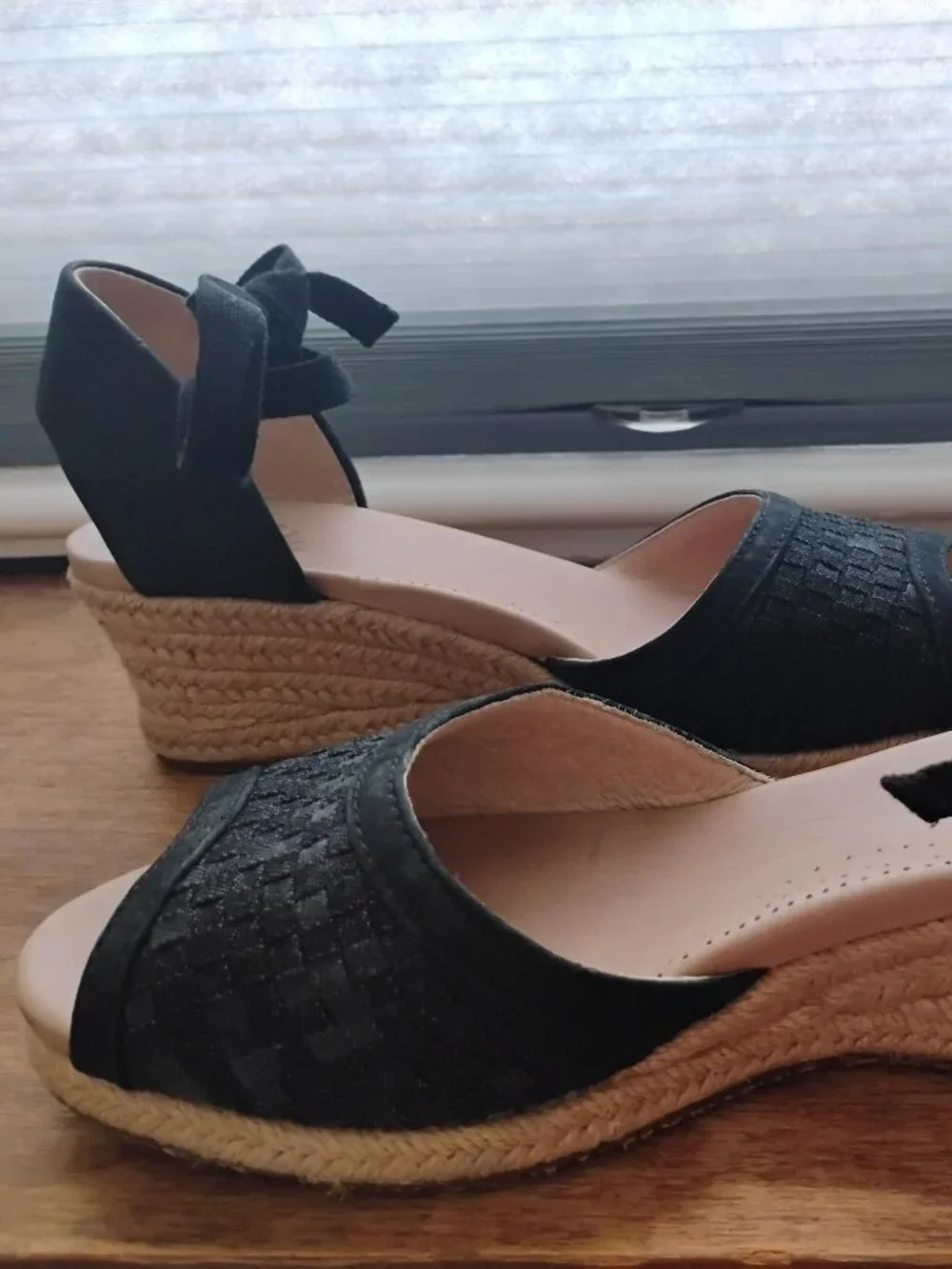 Ugg Yarrow Espadrille Sandals, Black, Size 9.5